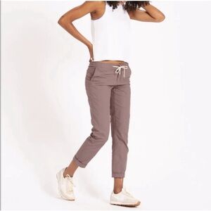 Vuori Performance Ripstop Mid Rise Slim Hiking Pant In Light Mauve Hazel Size S